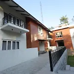 Queens Hotel -Yellow Lake Resorts &Spa -Yercaud
