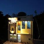 Unique Resort Inn Yercuad