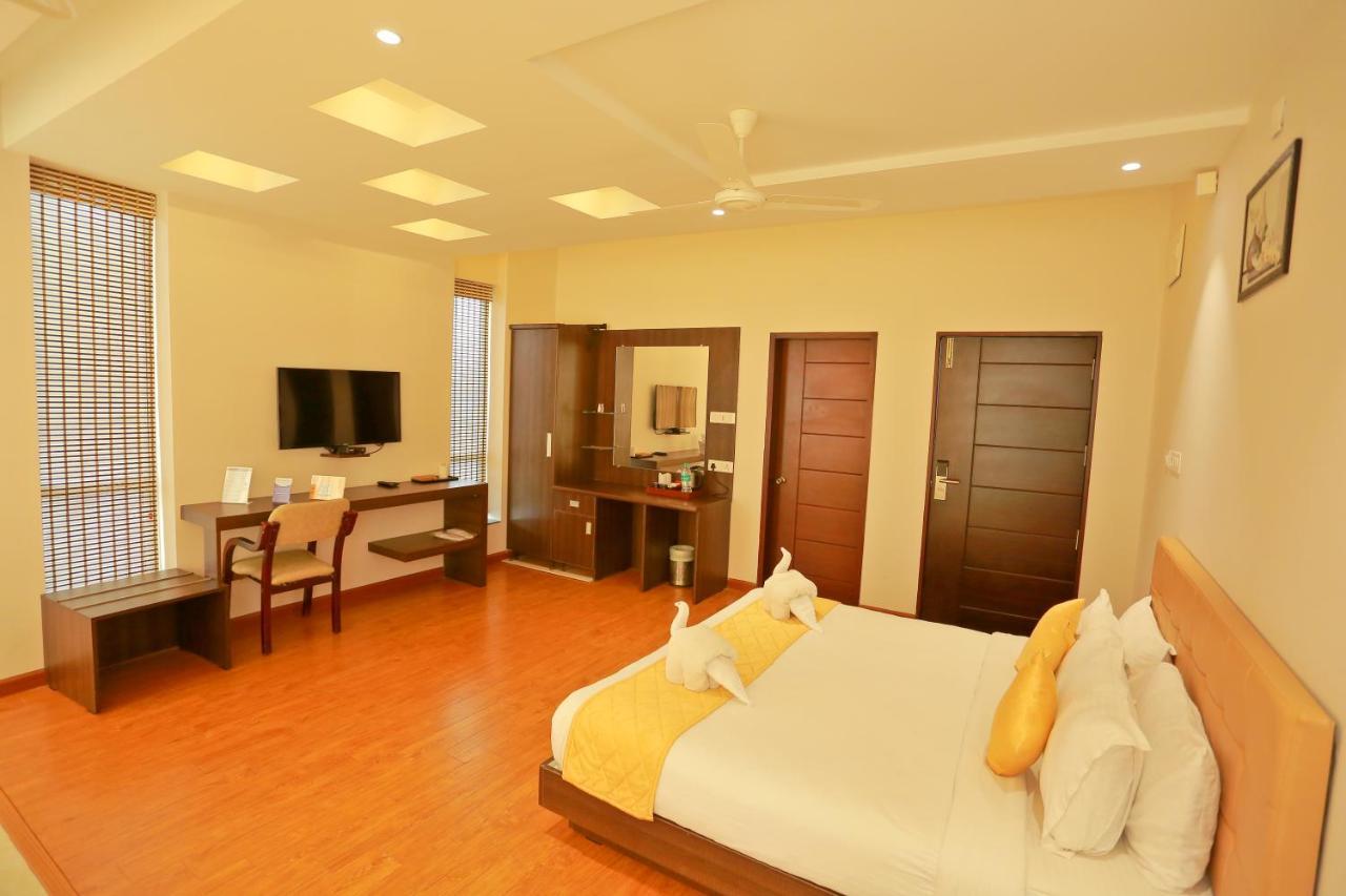 Hotel Grand Signature &