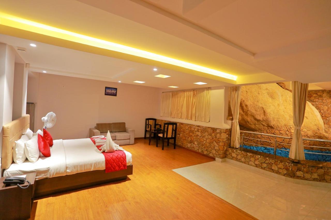 Hotel Grand Signature & 2*