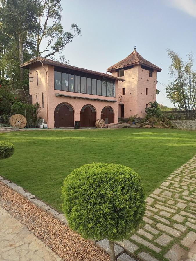 Mango Hill Hotel