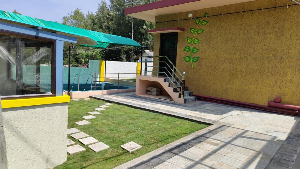 Hotel Jk - 4 Bhk