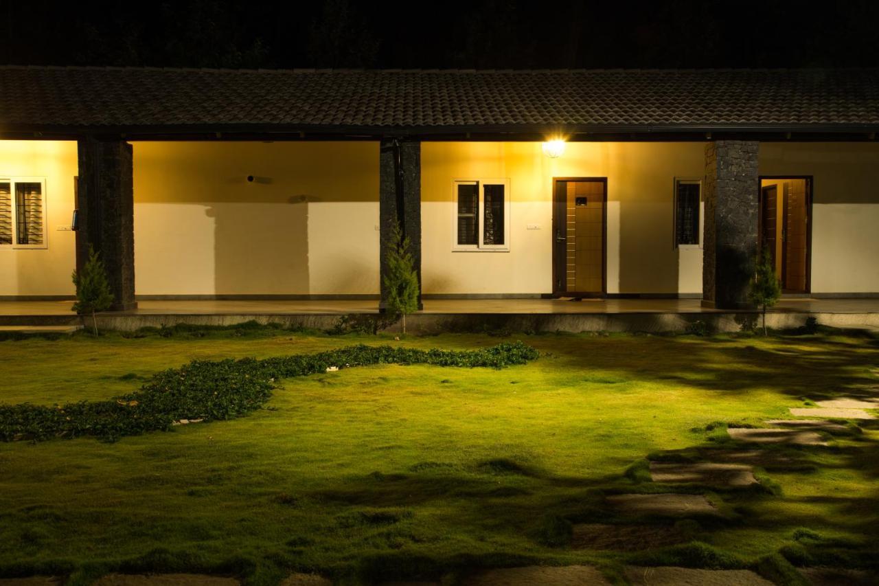 Queens -yellow Lake &spa -yercaud