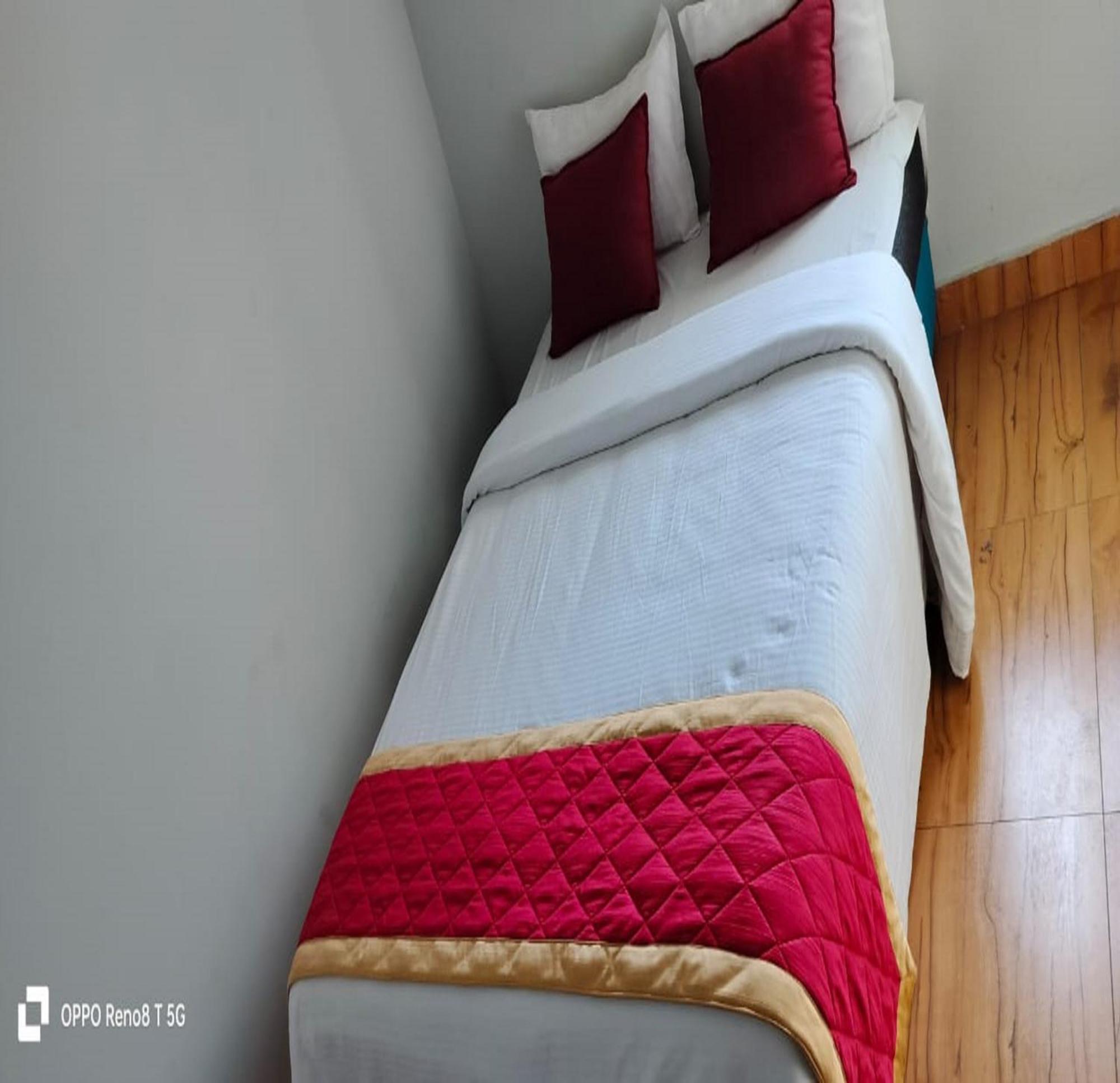 Jk - 4 Bhk Hotel