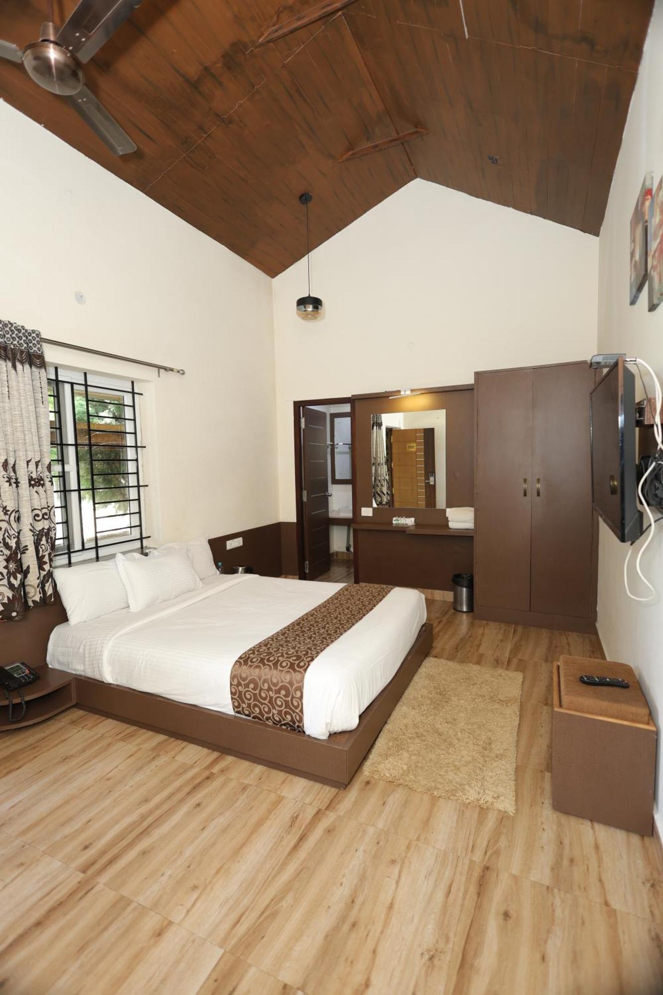 Queens -yellow Lake &spa -yercaud Resort