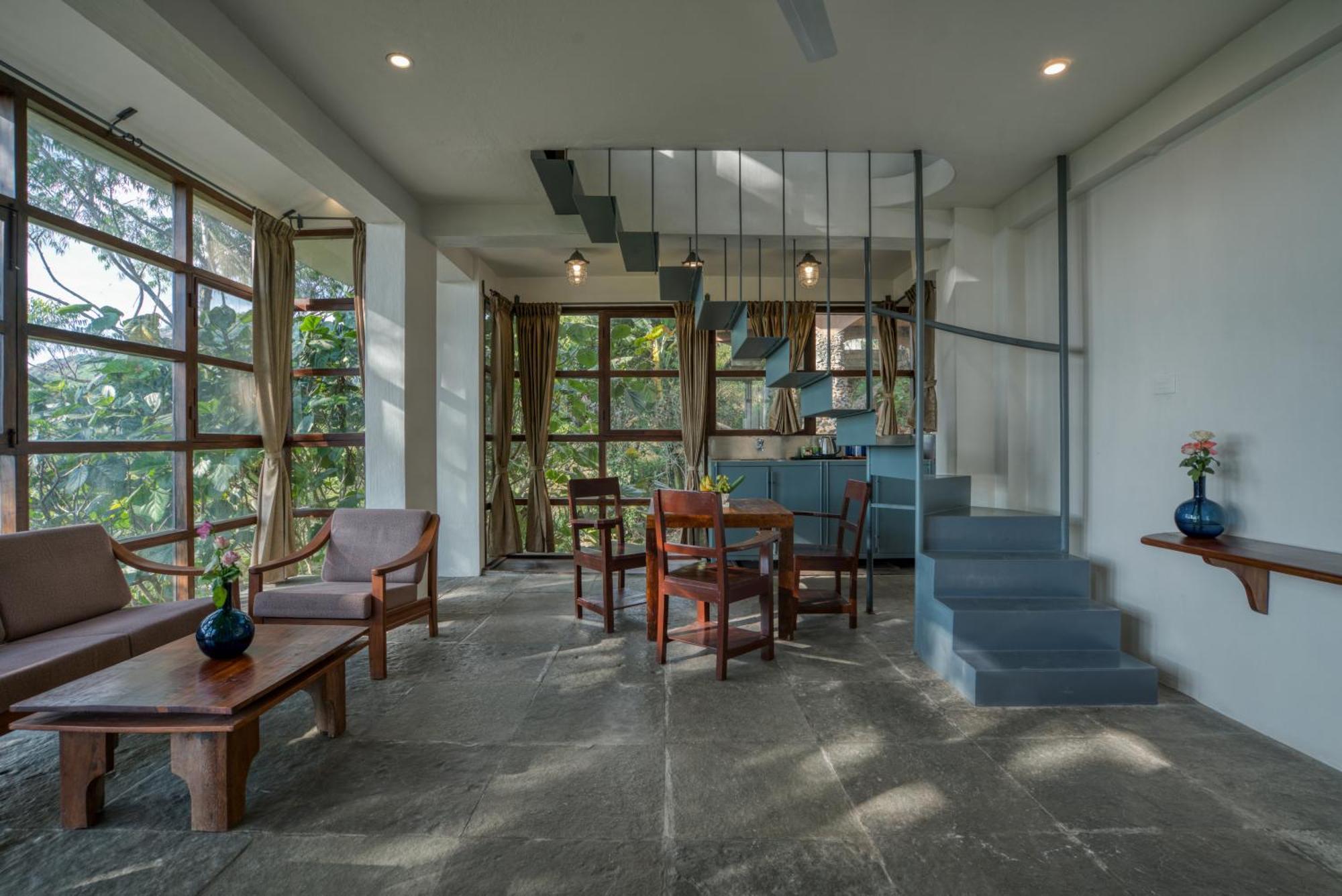 Mango Hill Hotel