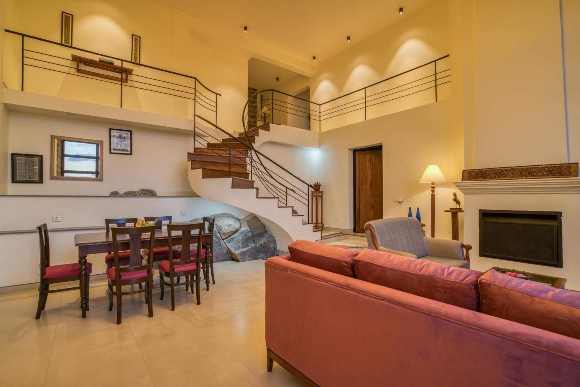 Mango Hill Hotel