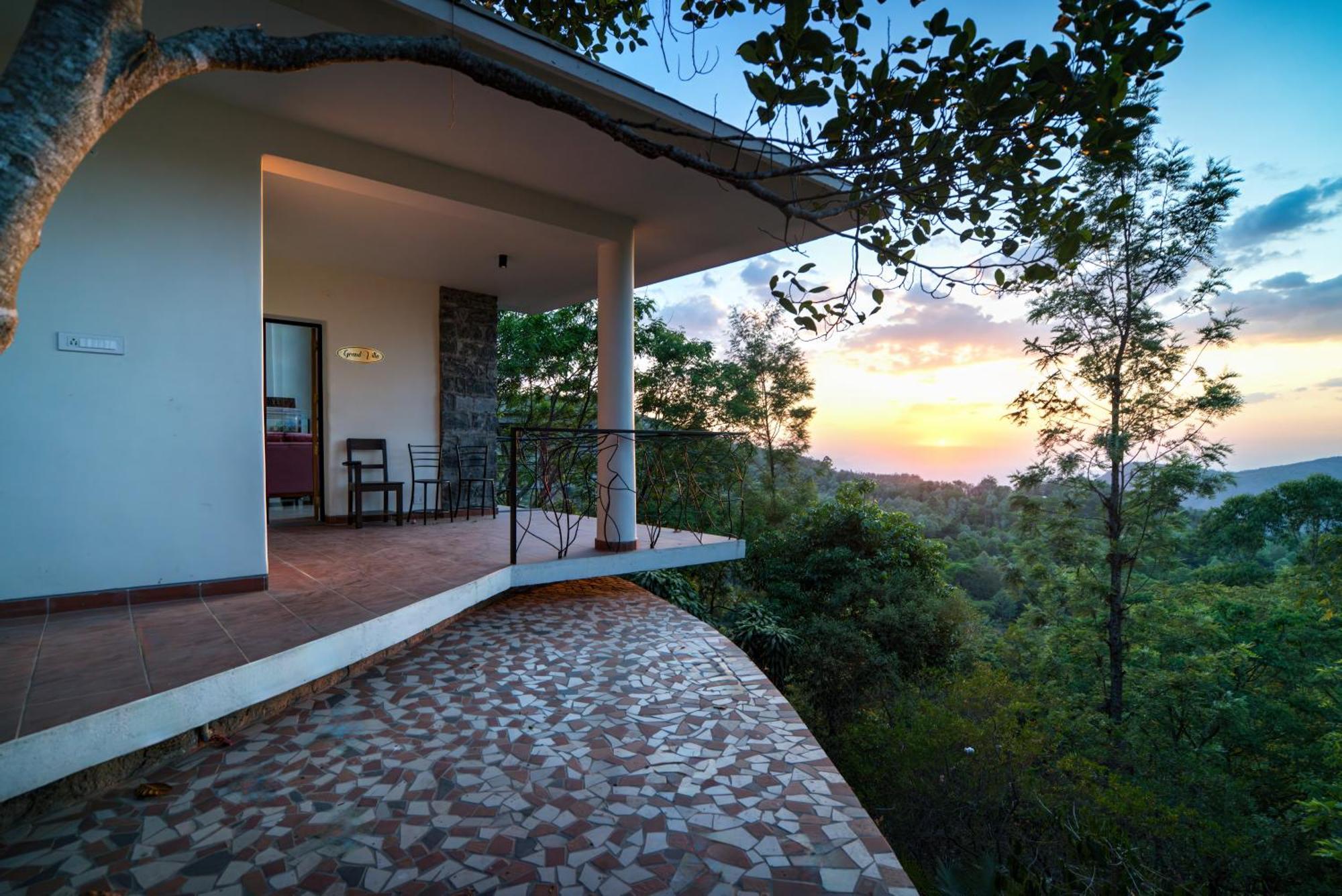 Mango Hill 3*