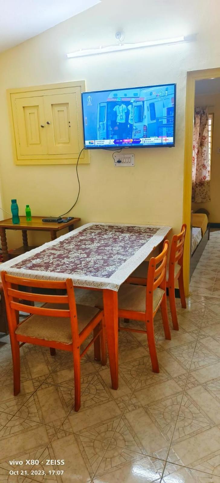 Rr Homes Homestay *