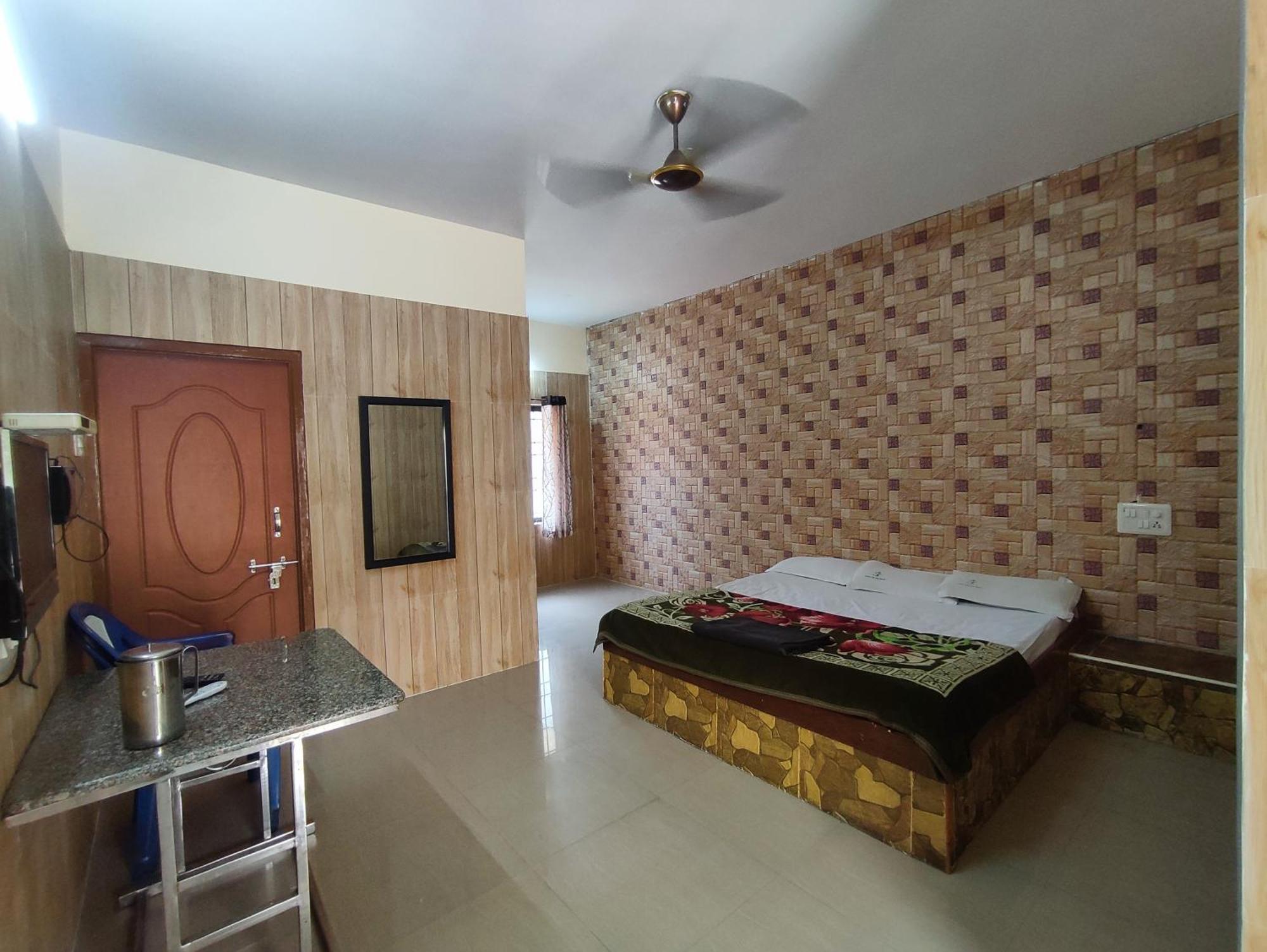 Golden View Hotel