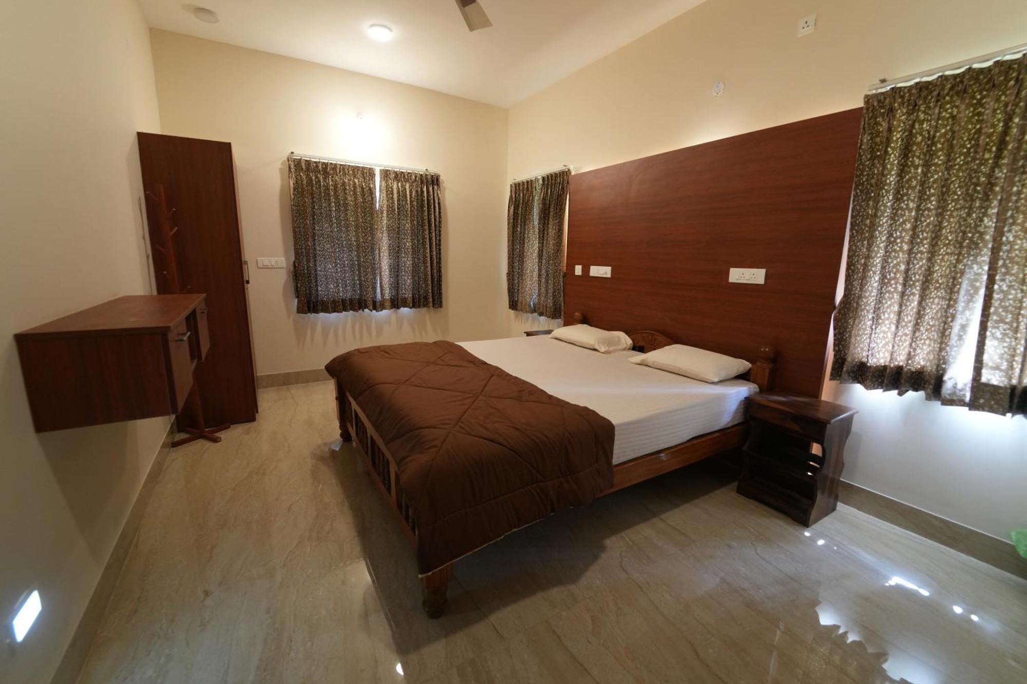 Vamsi's Woodside Villa