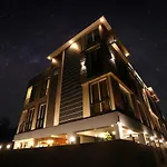 Le Cressida Hotel