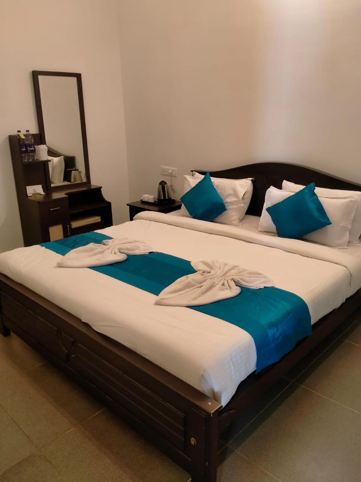 Mainland & By Kolaahalam Hotel Yercaud
