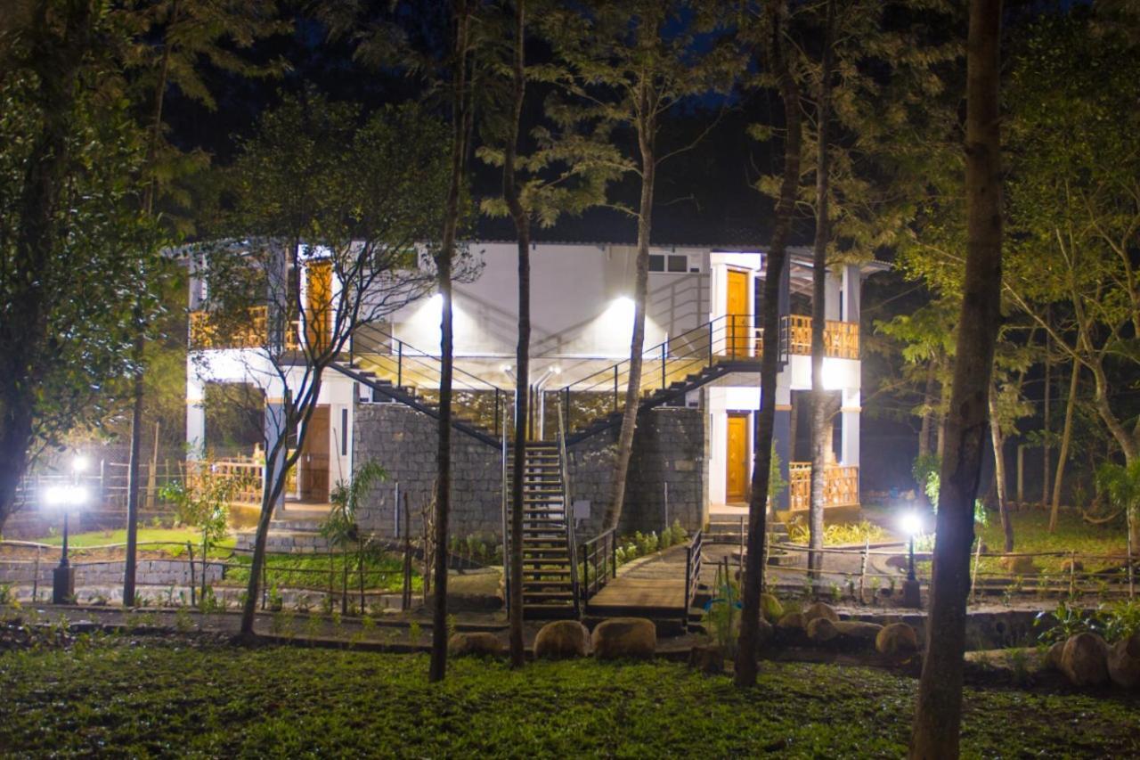 Mainland & By Kolaahalam Hotel 4*